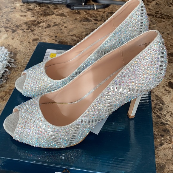 Heels with matching purse - Picture 12 of 15